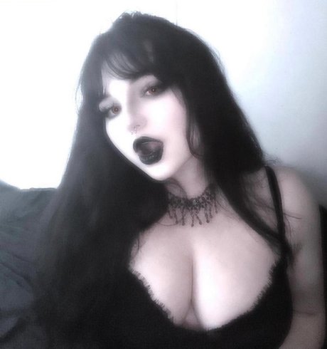 Crucifixkittie star hot pic