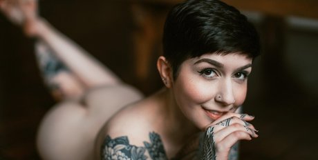 Femme Puppy star high quality photos