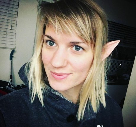 Boardgameyogi model sexy photos