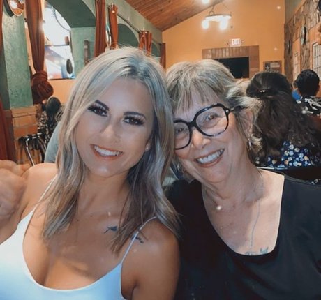 Kayla Lynne Hilton hd model image