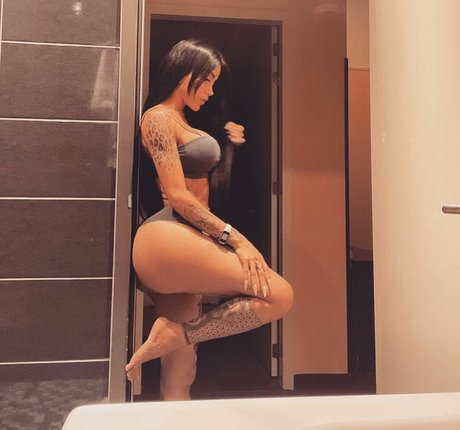 Laura Branyer model free photo