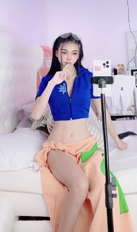 Akari art actress photos