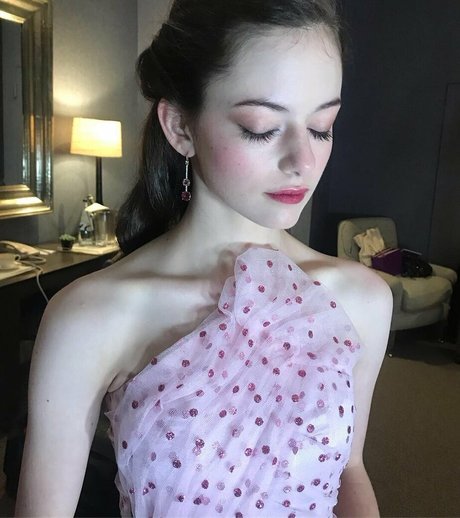 Mackenzie Foy exclusive pornstar img