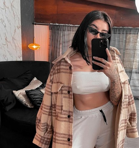 Alison Estrada nudes model photo