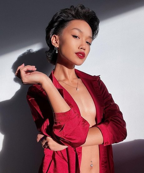 Tori Pareno model sexy gallery