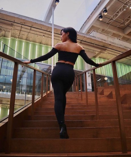 Tori Pareno nice actress picture