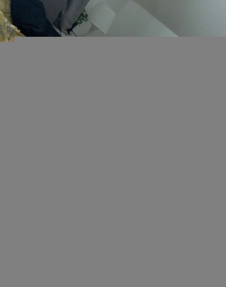 Elliemw1 hot actress image