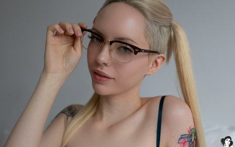 slust hd actress image