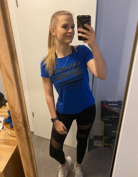 Sintica xxx model pictures