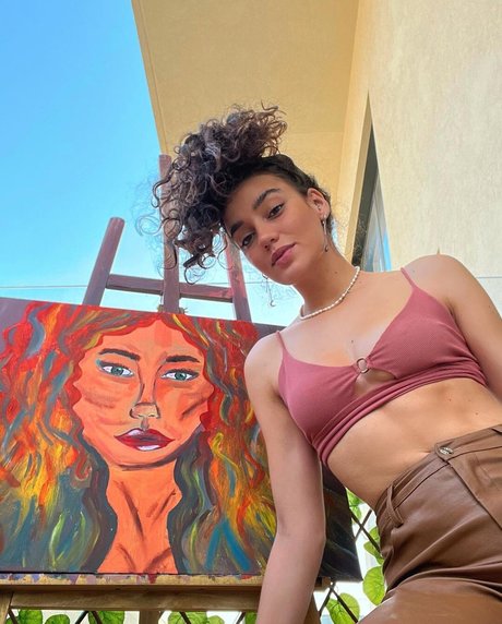 Liraz Nomdar pornographic model pictures