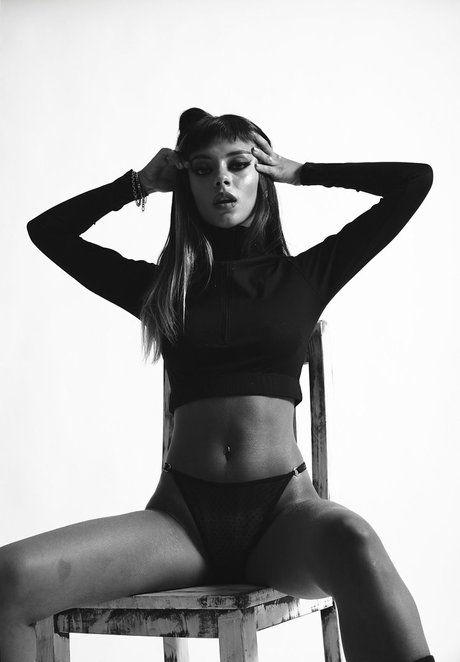 Greta Cozzolino hd actress pic