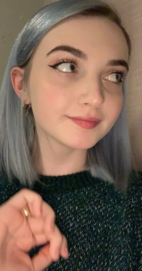 boobshirt hd actress img