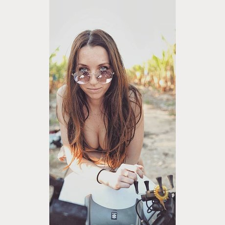 Liza Alt sexy actress photos