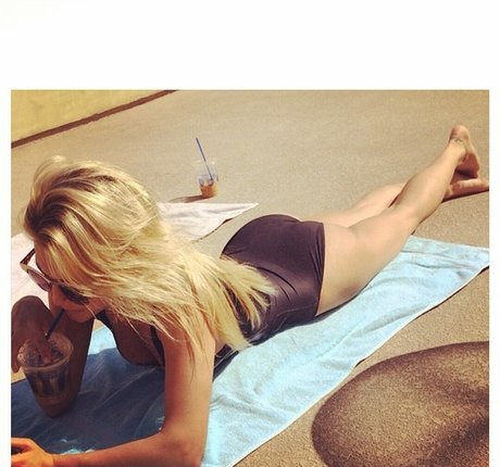 Cassie Scerbo model art photos