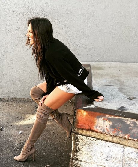 Cassie Scerbo erotic pornstar photos