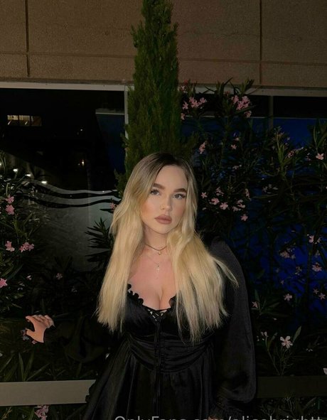 alicebrightt erotic pornstar image