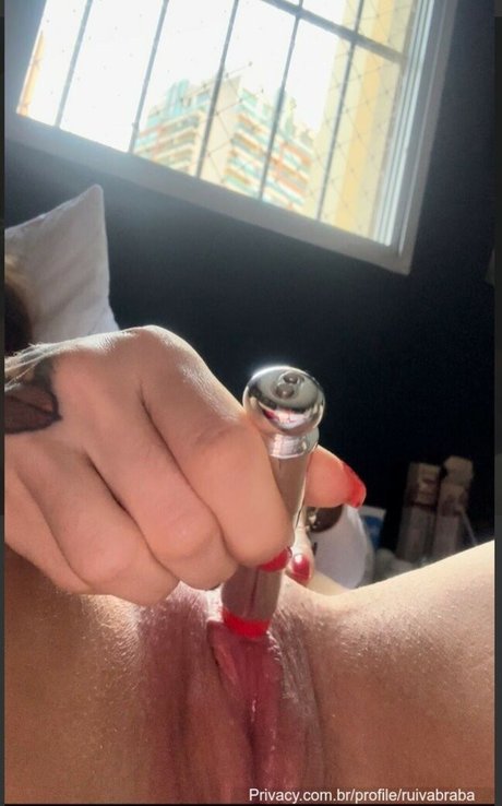 Ruiva Braba sexy model archive