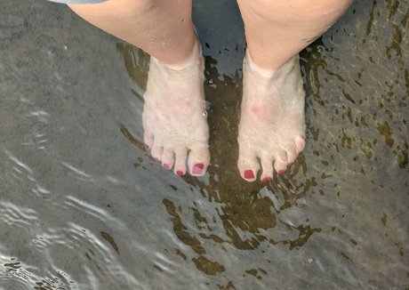 theradicalfox nude model pictures