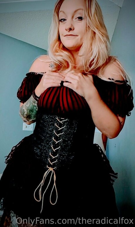 theradicalfox star nudes img