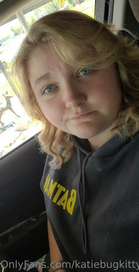 katiebugkitty122 model picture