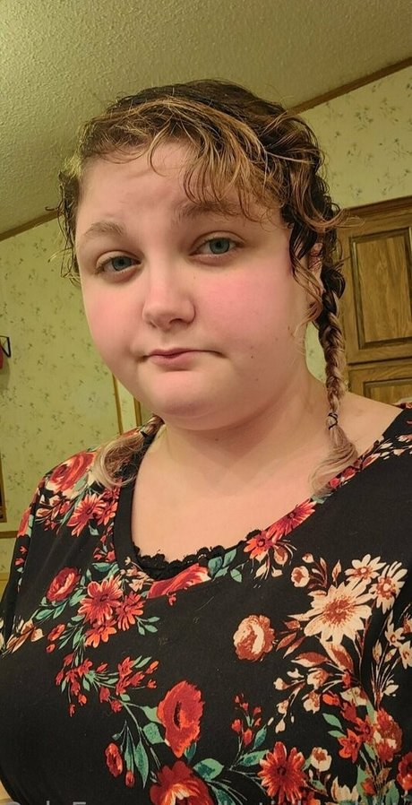 katiebugkitty122 model erotic picture