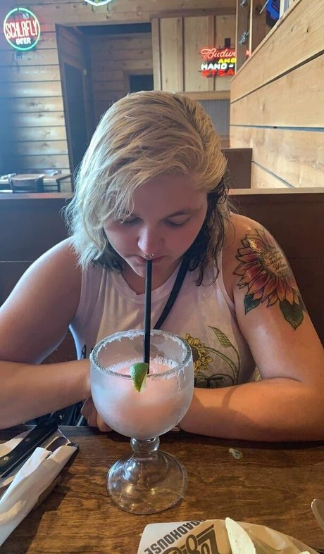 katiebugkitty122 pornstar pretty images