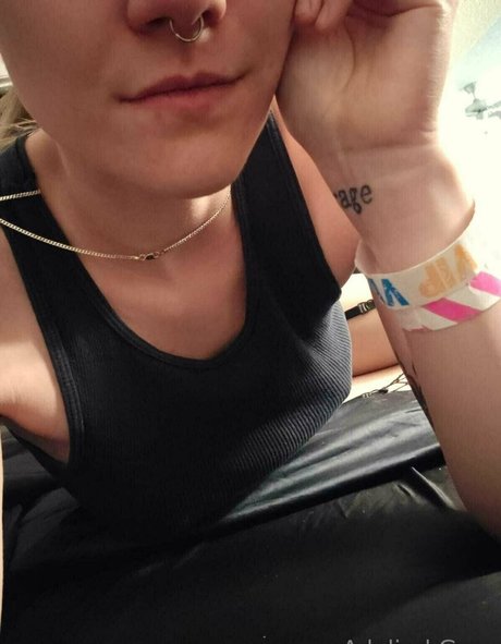 adalindgrayxo naked actress pic