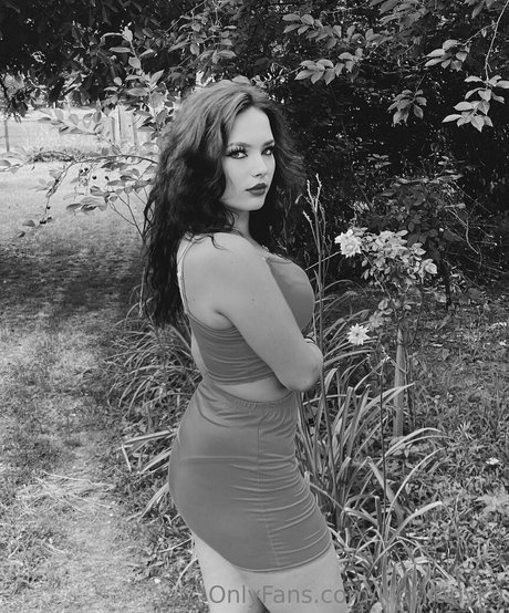 kicsilanyka porn model photo