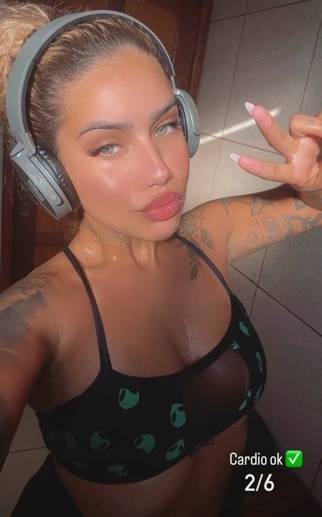 Muito Linda model art photo