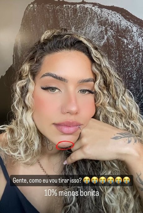 Muito Linda hot actress photo