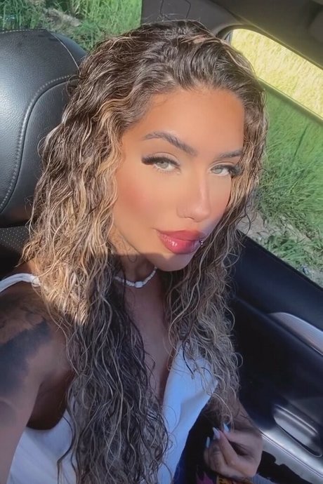 Muito Linda art model photo