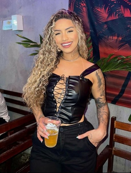 Muito Linda model sex archive