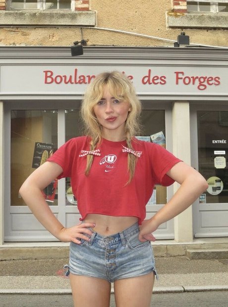 Sabrina Carpenter pornstar high quality archive