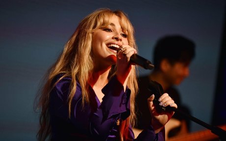 Sabrina Carpenter nudes pornstar picture