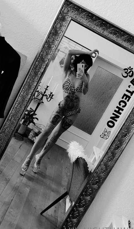 luu nighthawk pornstar hot picture