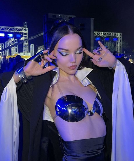 Dove Cameron hot pornstar pic