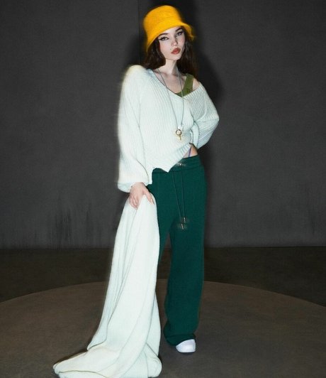 Dove Cameron pornstar art picture