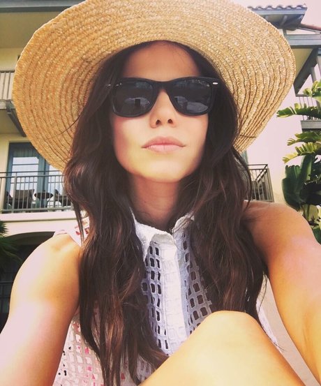 Tammin Sursok erotic model pictures