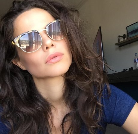 Tammin Sursok erotic actress pic