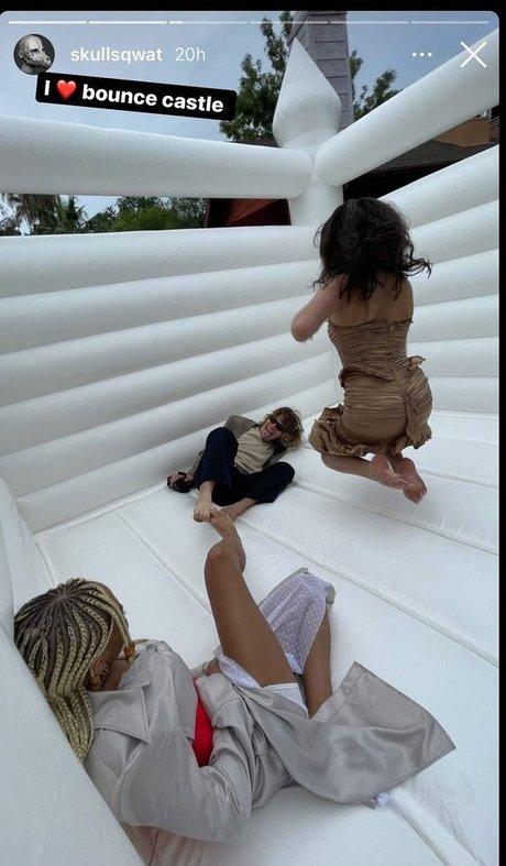 Rowan Blanchard erotic star photo