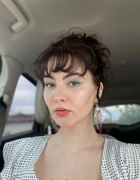 fullofsinning model nude pictures