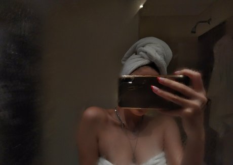 hotterthanhellxx star erotic photos