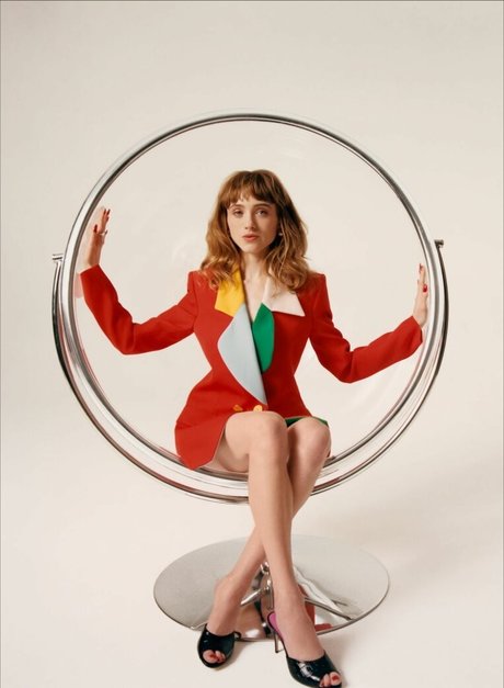 Natalia Dyer star perfect pic