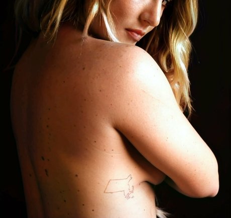 Joanna Jojo Levesque sexy actress gallery