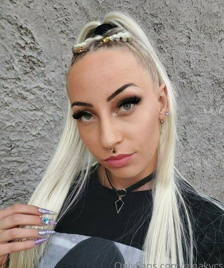 badbunnybabee erotic pornstar archive