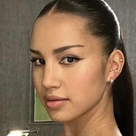 Sofia Wylie model naked picture