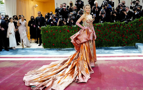 Blake Lively beautiful pornstar img