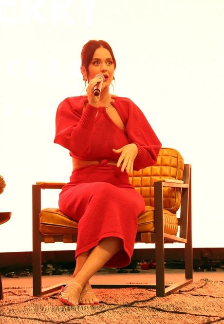 Katy Perry beautiful model galleries