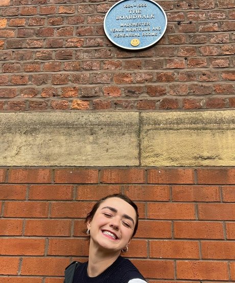 Maisie Williams nude pornstar pic