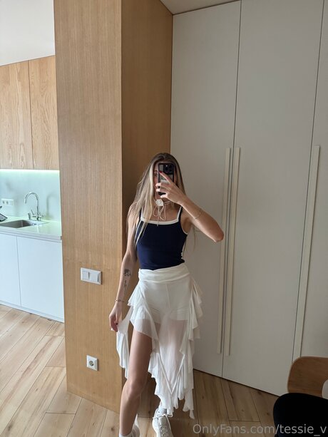 tessie v hot actress archive